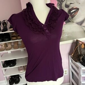 💜Purple ruffle top with a cute collar and buttons